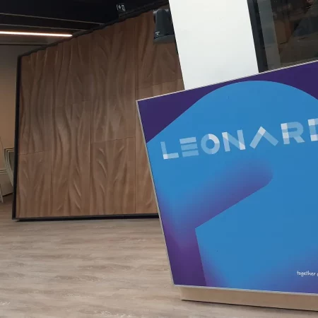 Gestión logística de transportes y mercancía para exposición